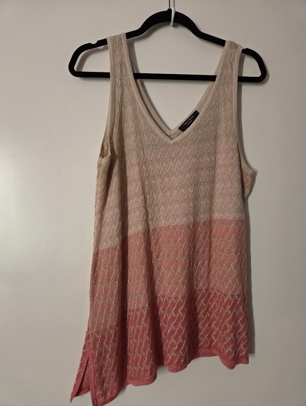 White House Black Market Light Pink to Coral Ombre Knit V-Neck Tank Top